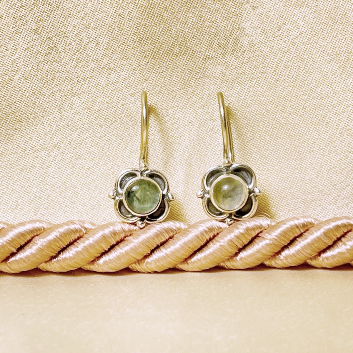 Apatitas ¦ sidabriniai auskarai "Gėlytės" su apatitu