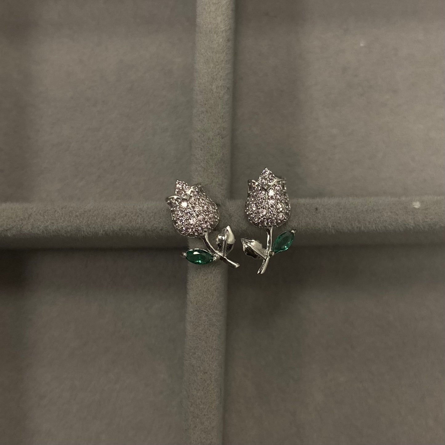 Sidabriniai rodžiuoti auskarai "Gėlytės"