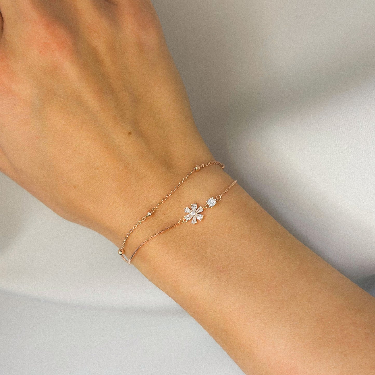 Sidabrinė dviejų gijų apyrankė su cirkoniais "Gėlyte"