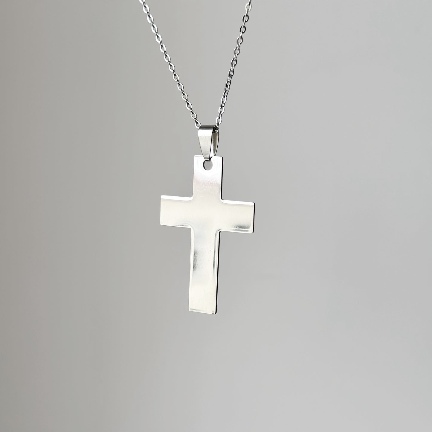 Plieninis kryželis su grandinėle