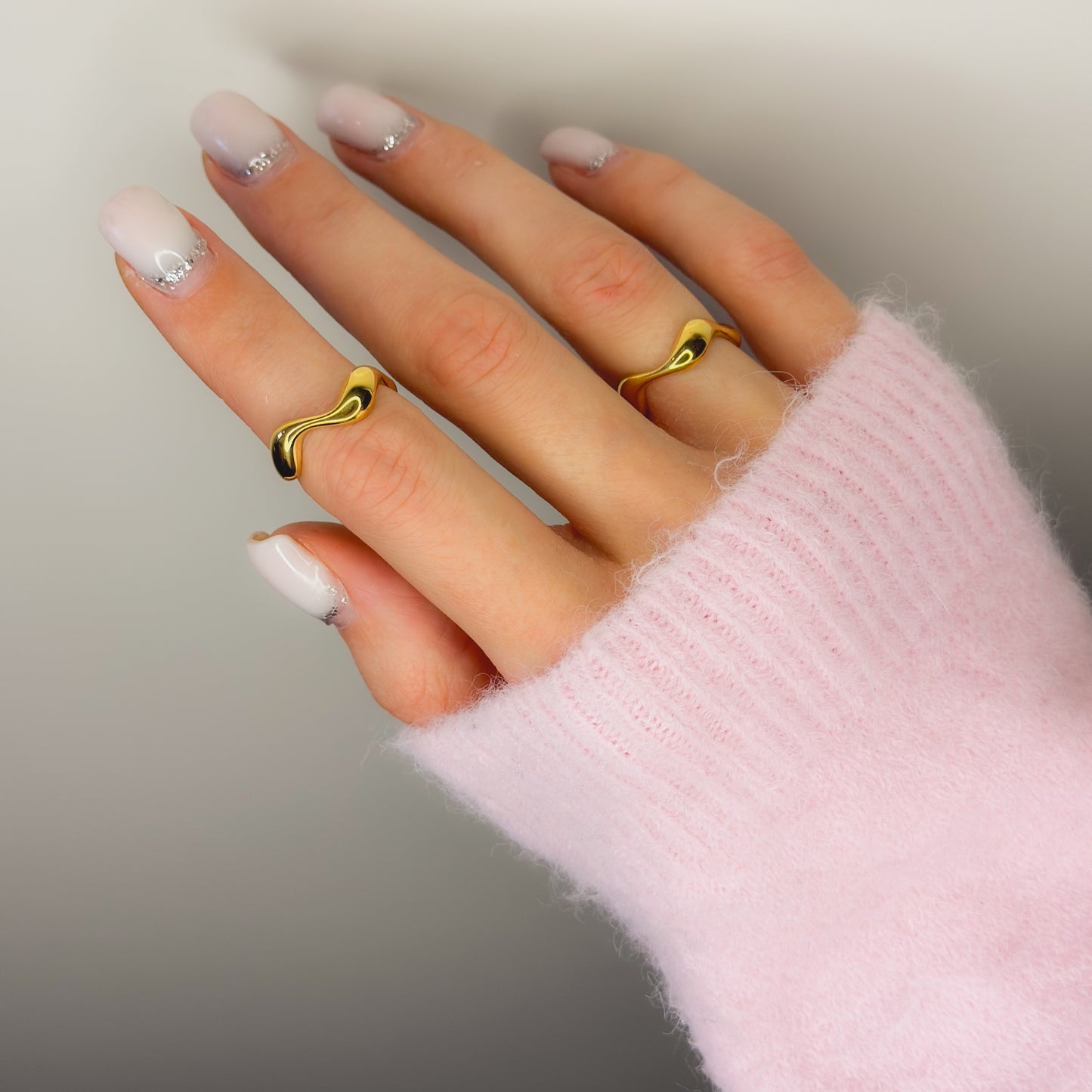 Auksuotas reguliuojamo dydžio žiedas „FLUID GOLD“