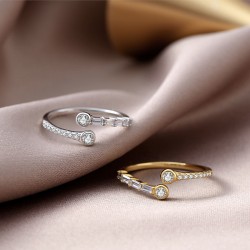 Reguliuojamo dydžio sidabrinis žiedas su cirkoniais