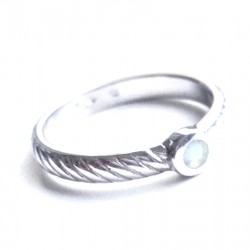 17 dydžio sidabrinis žiedas cirkonio kristalais 0521
