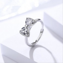 copy of 18 dydžio sidabrinis žiedas su deimantą imituojančiu kristalu
