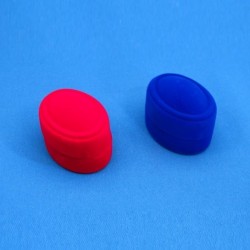 Ovalios aksominės įvairių spalvų dovanų dėžutės žiedui