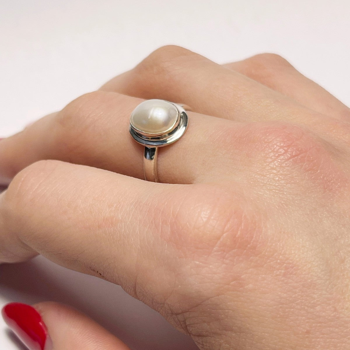 Sterling Silver Oval Pearl Ring