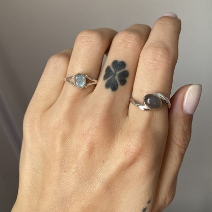 Sterling Silver Oval Labradorite Ring