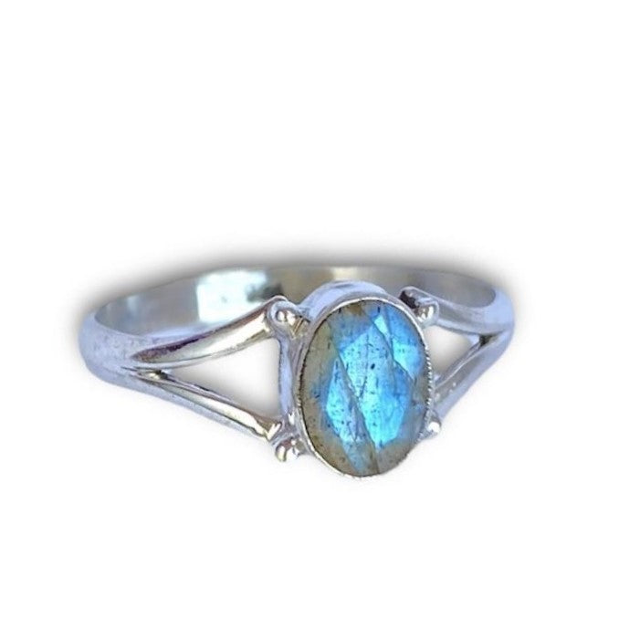 Sterling Silver Oval Labradorite Ring