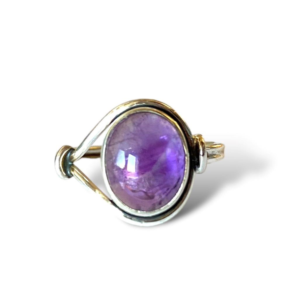 Sterling Silver Oval Amethyst Ring