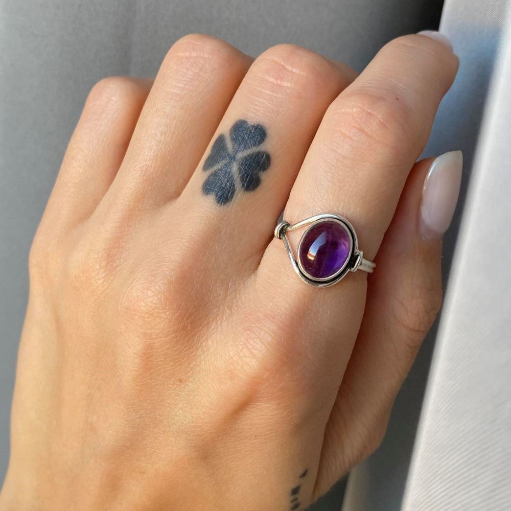 Sterling Silver Oval Amethyst Ring