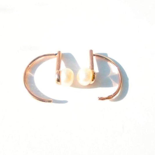 Sidabriniai paauksuoti auskariukai su tikru perlu