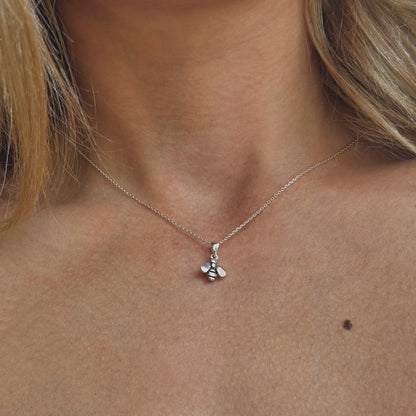 Sidabrinis pakabukas bitutė su grandinėle