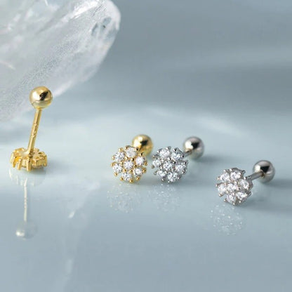 Sidabriniai užsukami auskarai su baltu cirkoniu