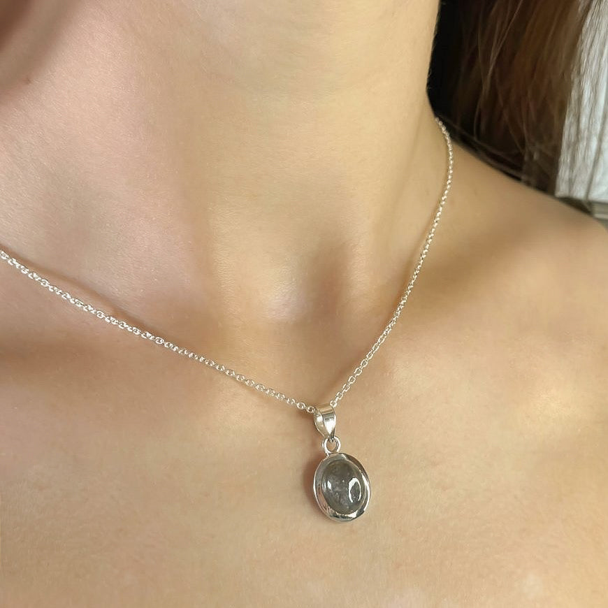 Sterling Silver Oval Labradorite Pendant Necklace