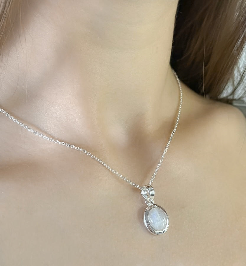 Sterling Silver Moonstone Pendant Necklace