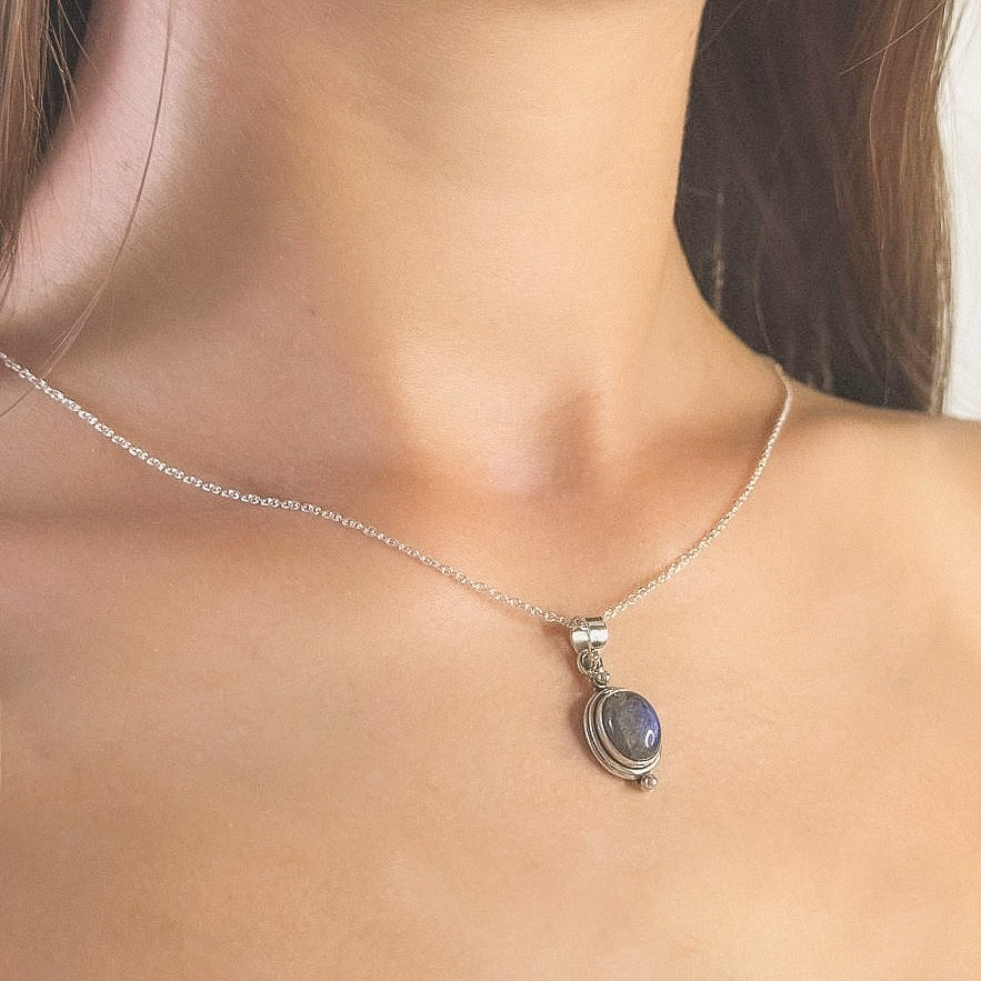 Sterling Silver Oval Labradorite Pendant Necklace