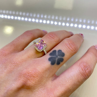 Sidabrinis rodžiuotas žiedas su rožiniu cirkoniu