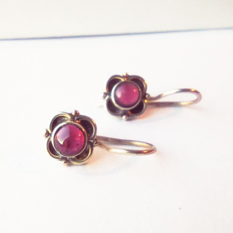 Sterling Silver Garnet Flower Studs