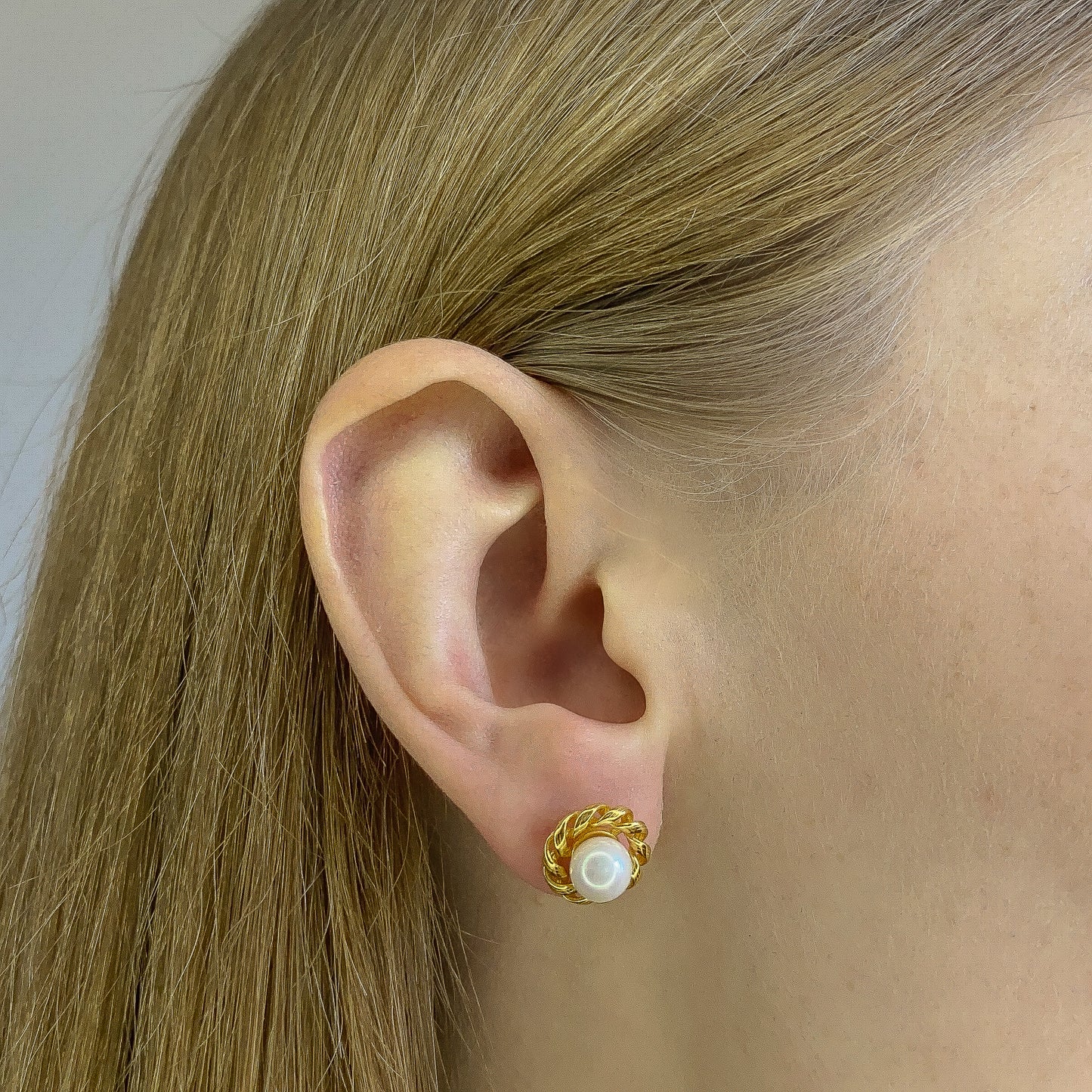 Sidabriniai auksuoti vinukai su perlu