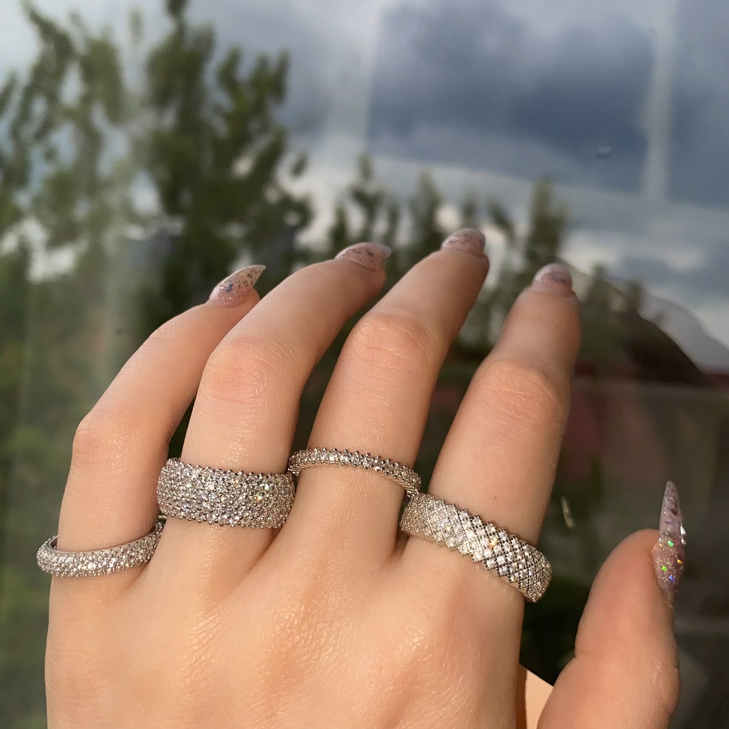 Sidabrinis rodžiuotas žiedas su 5 eilėmis cirkonių