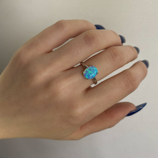 Sidabrinis žiedas su ovaliu opalu