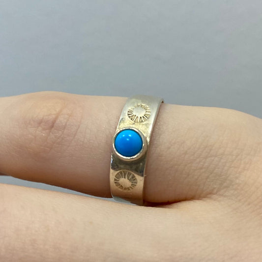 Sidabrinis žiedas su turkio akmeniu