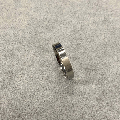 Sidabrinis 4mm pločio juodo rodžio žiedas