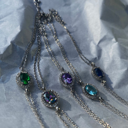 Sidabrinė rodžiuota apyrankė su ovaliu žydru cirkoniu