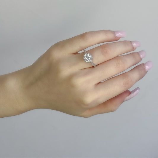 Sidabrinis rodžiuotas žiedas su cirkonio akute