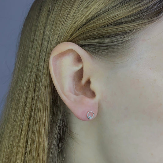 Sidabriniai vinukai su cirkoniu