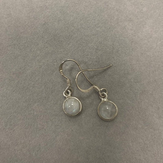 Sidabriniai auskarai su mėnulio akmeniu