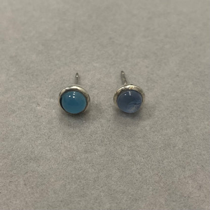 Sidabriniai vinukai su chalcedonu