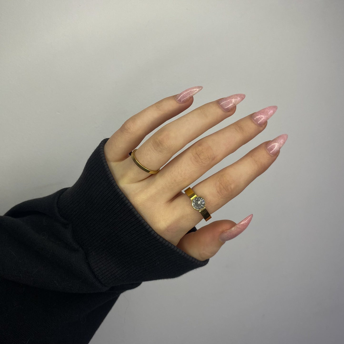 Auksuotas žiedas su cirkonio akute