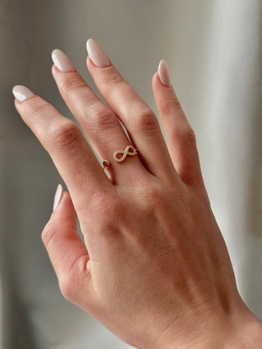 Sidabrinis paauksuotas žiedas su begalybe reg. dydžio