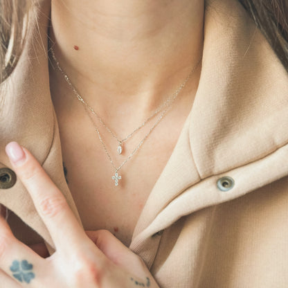 Sidabrinis kryželis su cirkoniais ir grandinėle