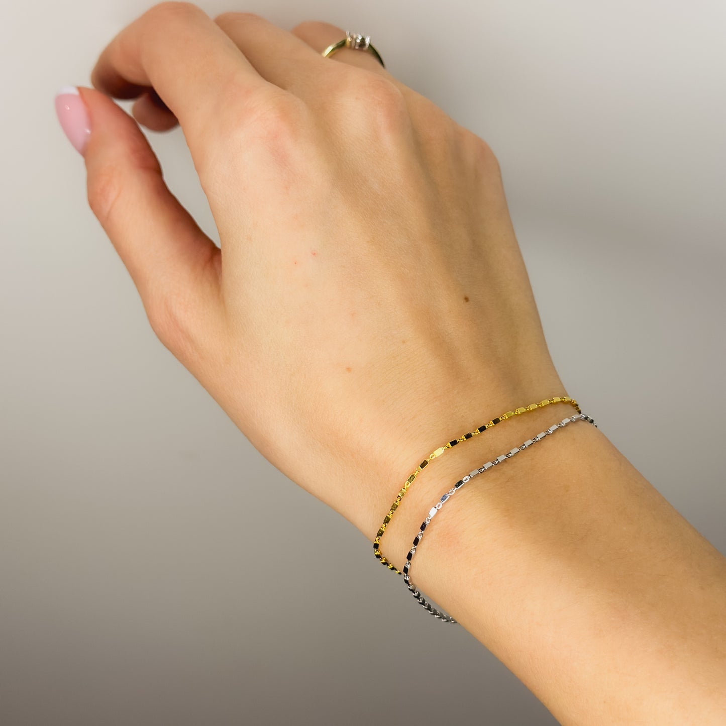 Sidabrinė minimalistinio stiliaus apyrankė