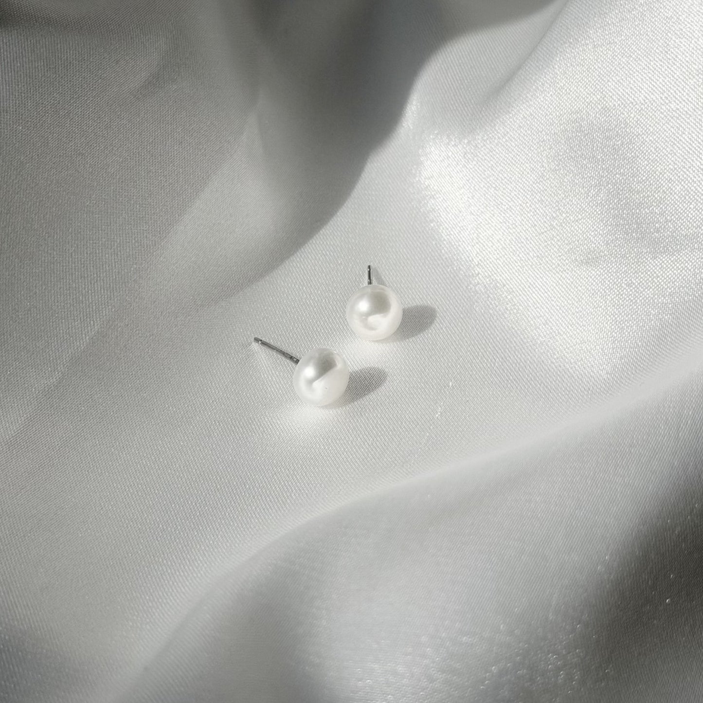 Sterling Silver Rhodium Plated Pearl Studs