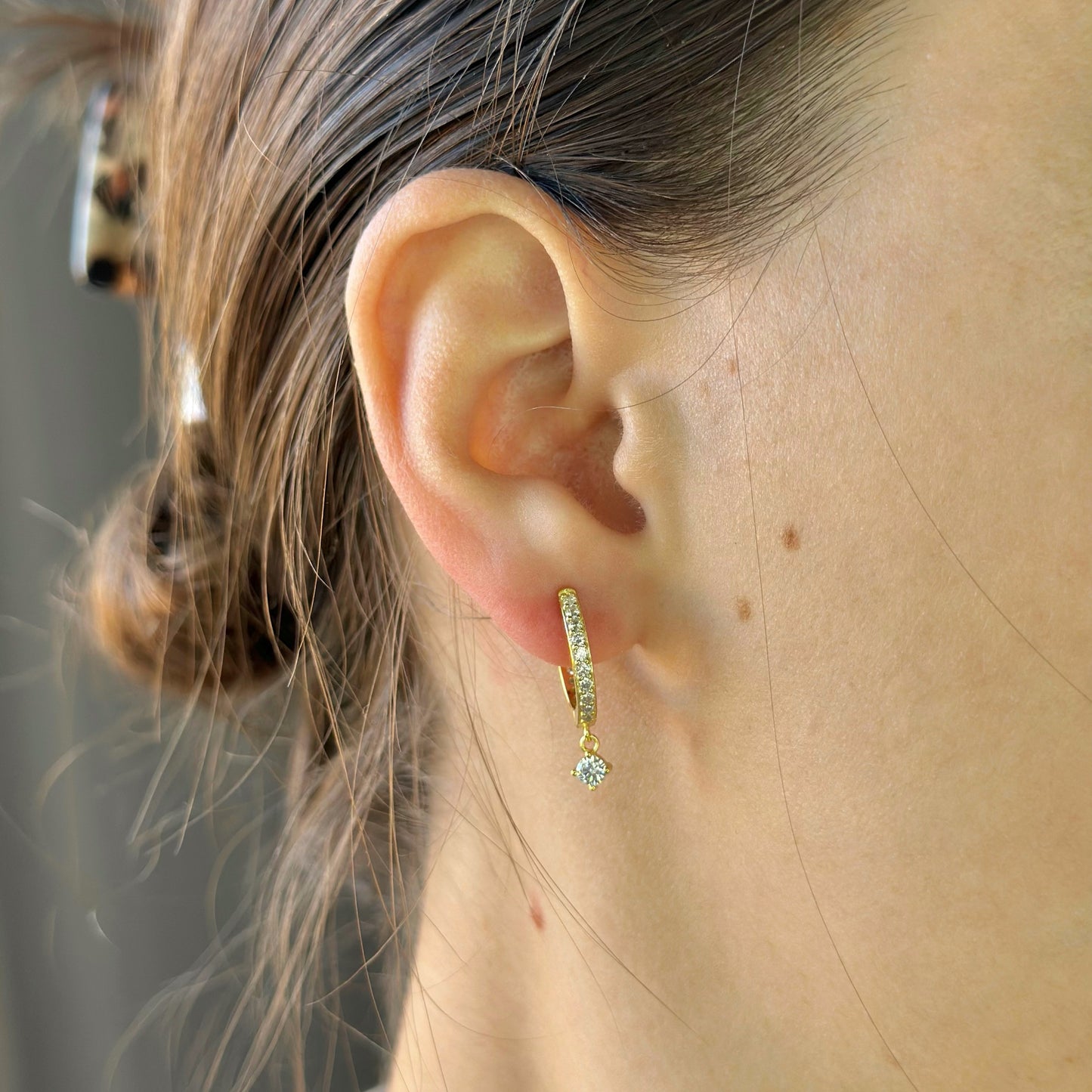 Sidabrinės rinkutės su kabančiu cirkoniu