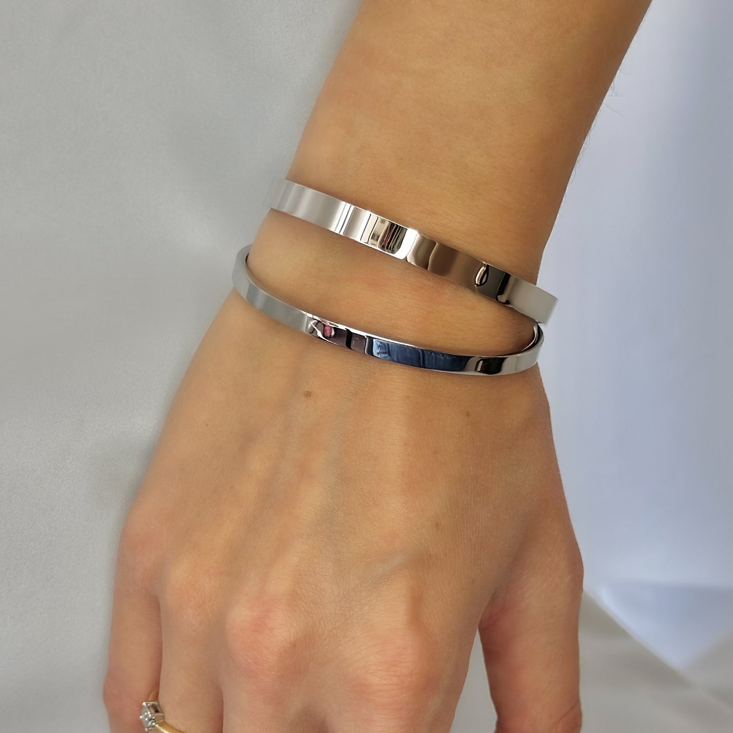 Hera – plieninė apyrankė (4 mm / 6 mm)