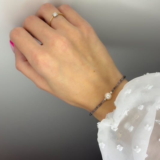 Siūlo apyrankė su perlu ir jolito akmenukais