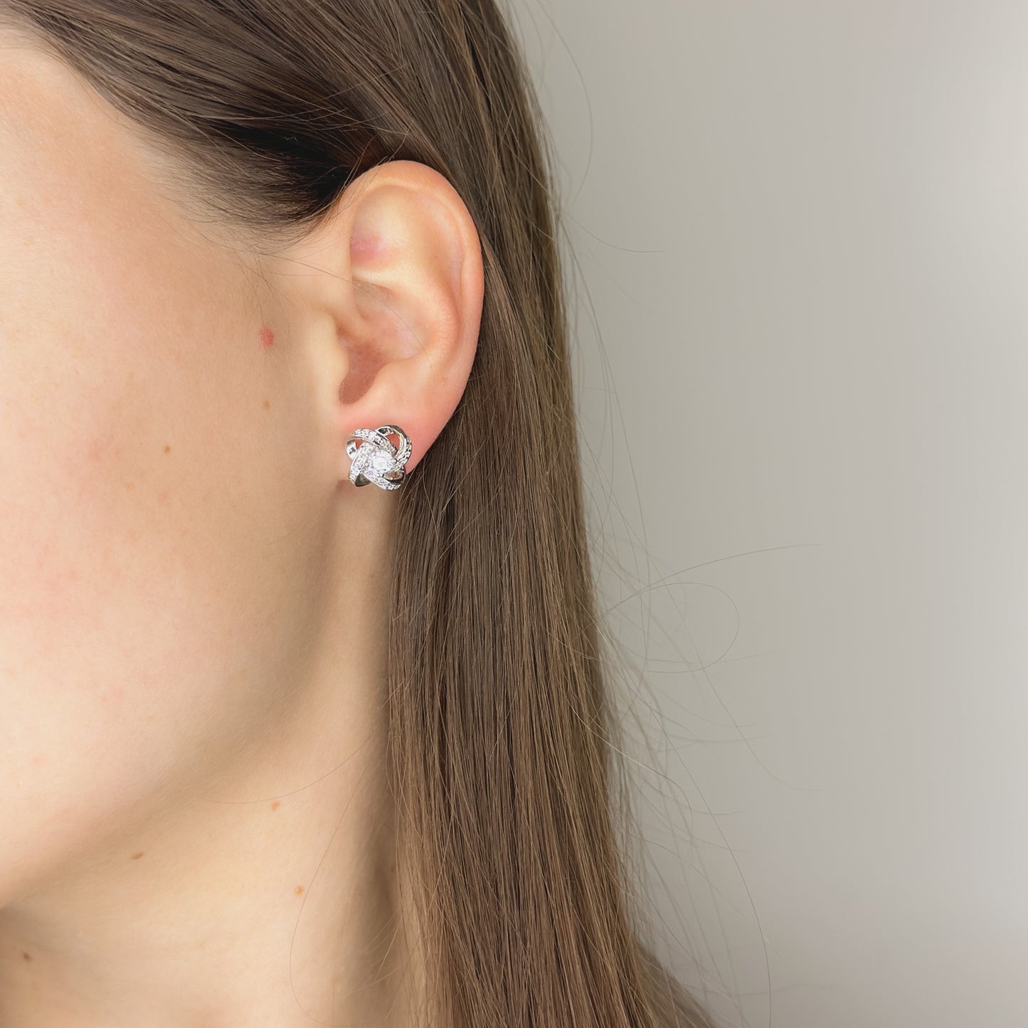 Sidabriniai rodžiuoti auskarai su cirkoniu