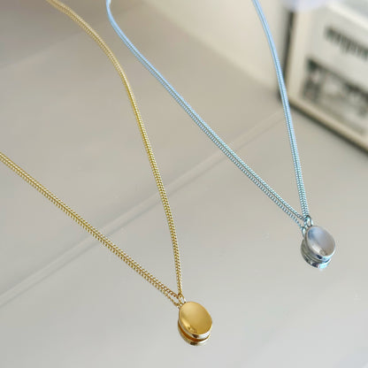 Ovalus pakabukas su grandinėle