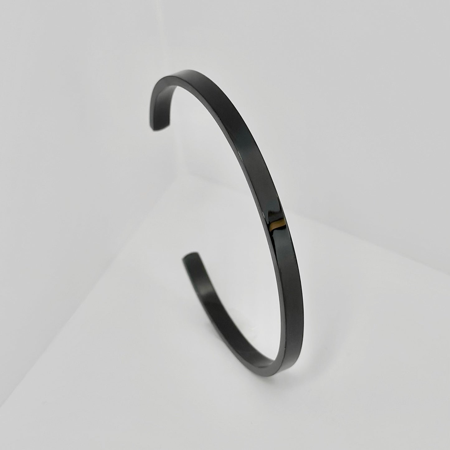 Apyrankė su juodu Black Gun padengimu (4 mm / 6 mm)