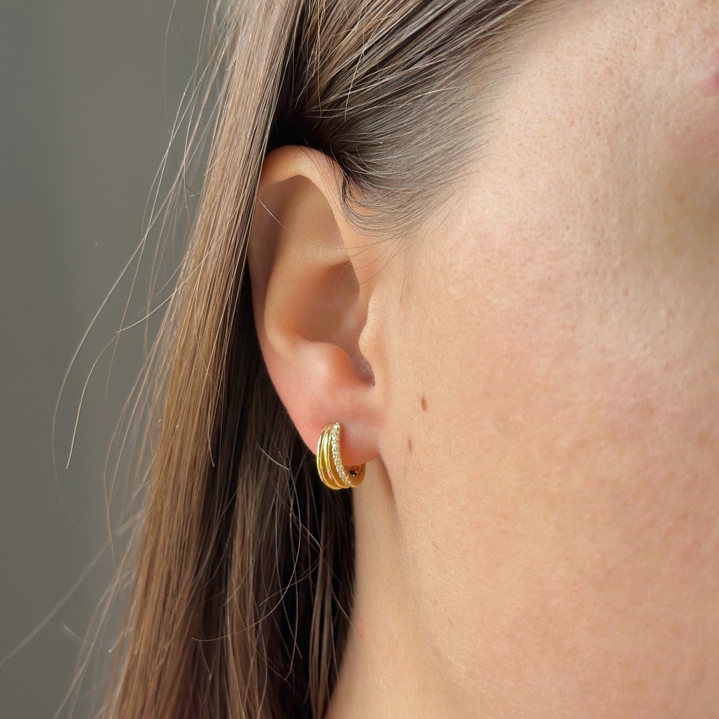 Sidabrinės rinkutės su cirkonių juostele