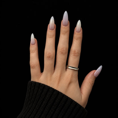 4mm sidabrinis rodžiuotas reg. dydžio žiedas "Love"