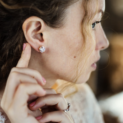 Sidabriniai auksuoti 2-8 mm vinukai su kristalais